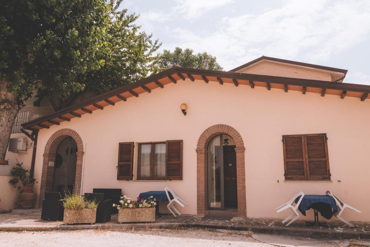 Villa Agriturismo Le Francesche Nocera Umbra Exterior foto